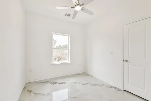 $1,400 | 16922 West Forrestal, Montgomery, TX 77316