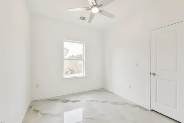 $1,400 | 16922 West Forrestal, Montgomery, TX 77316