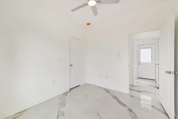 $1,400 | 16922 West Forrestal, Montgomery, TX 77316