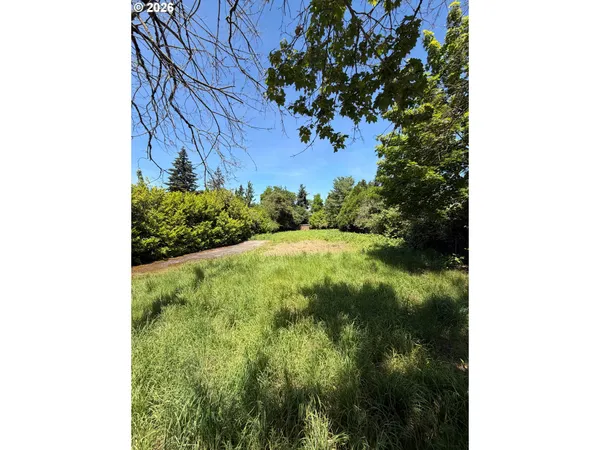 $200,000 | 10861 East Burnside Street, Portland, OR 97216