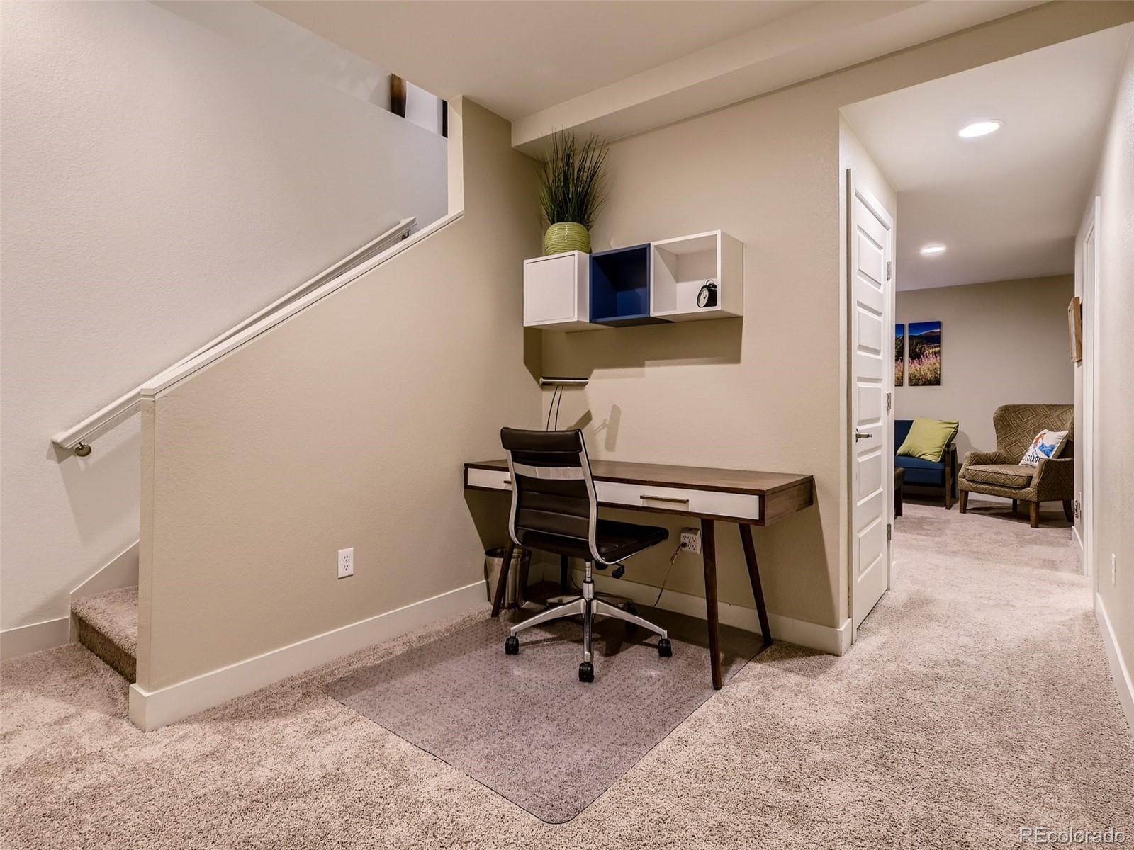 10068 Town Ridge Lane Lone Tree, CO 80124 - Photo 18 of 37