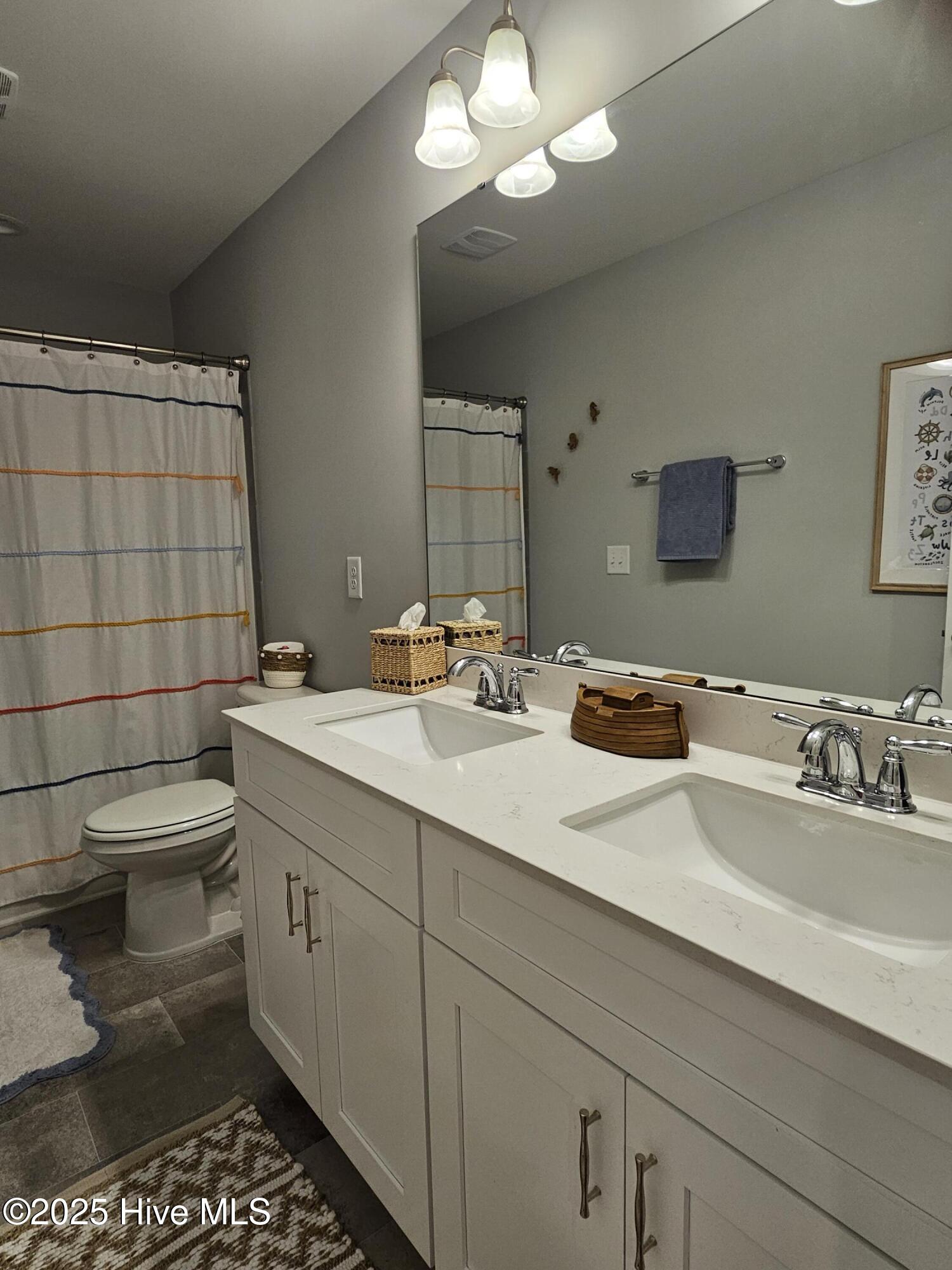 568 Transom Way Holly Ridge, NC 28445 - Photo 36 of 43 Guest Bath Up