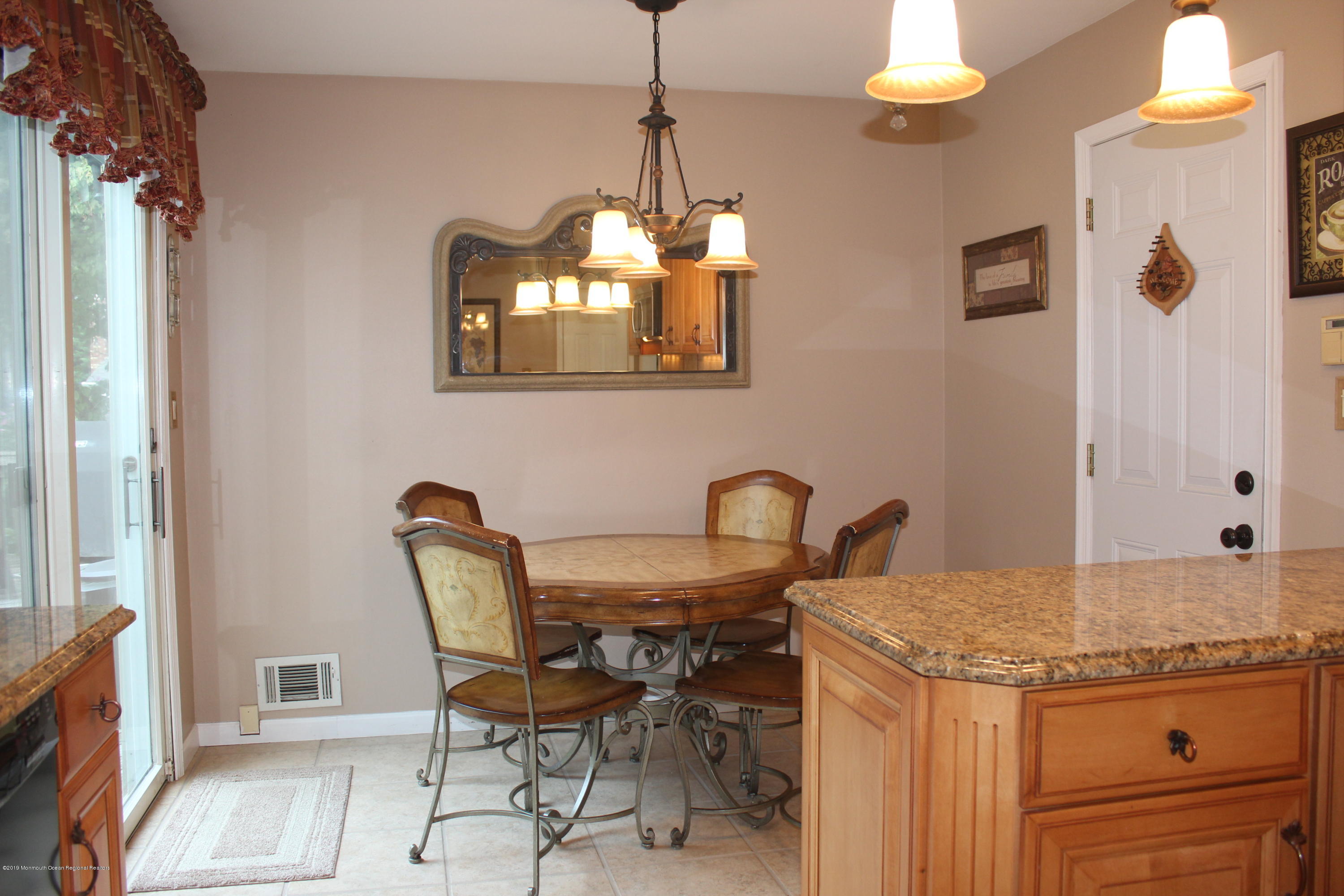 43 Ivy Hill Road Red Bank, NJ 07701 - Photo 6 of 46 EAT-IN KITCHEN