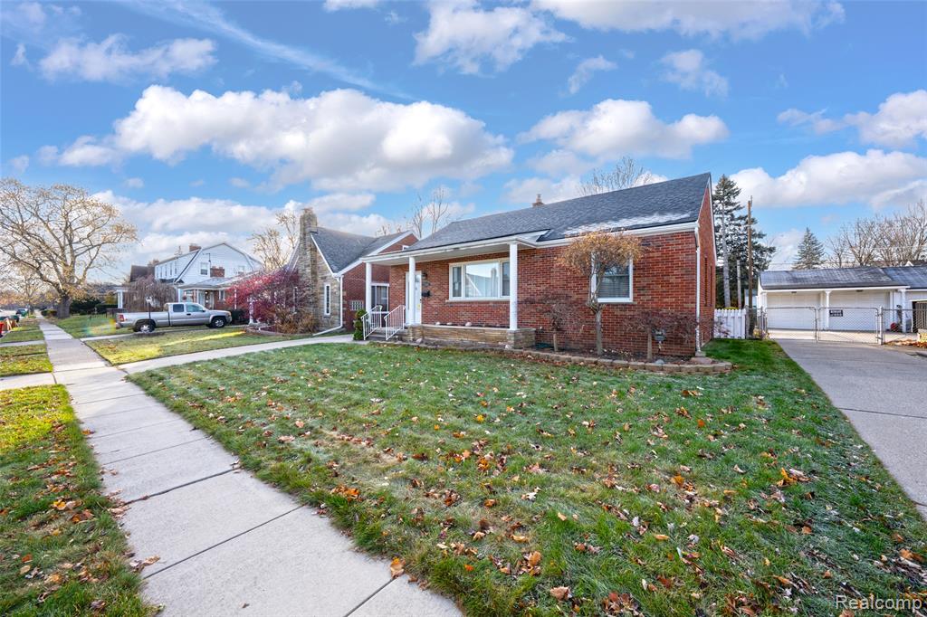 15560 Charles R Avenue Eastpointe, MI 48021 - Photo 25 of 35