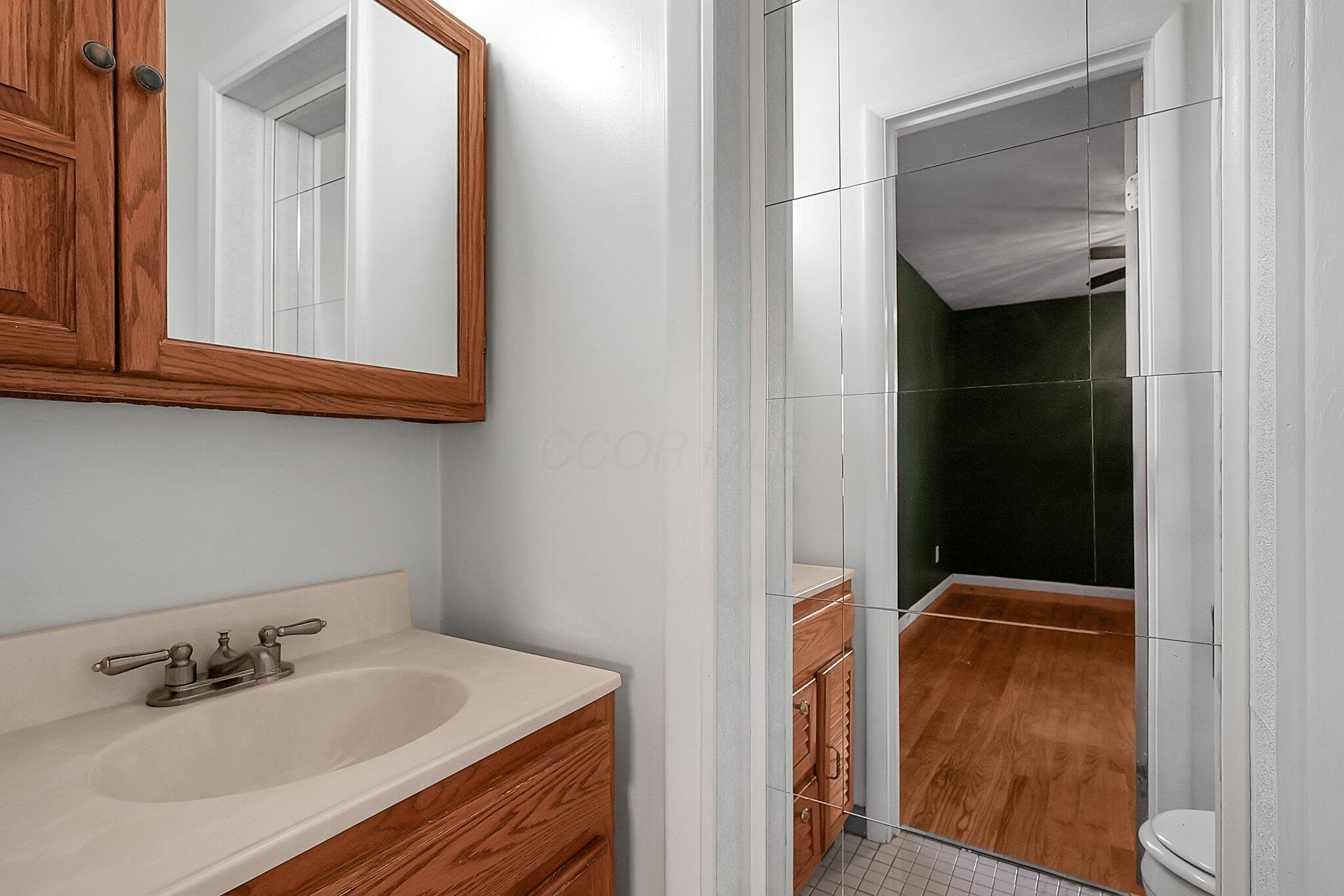 6076 Endicott Road Columbus, OH 43229 - Photo 21 of 27 21-web-or-mls-6076-endicott-rd
