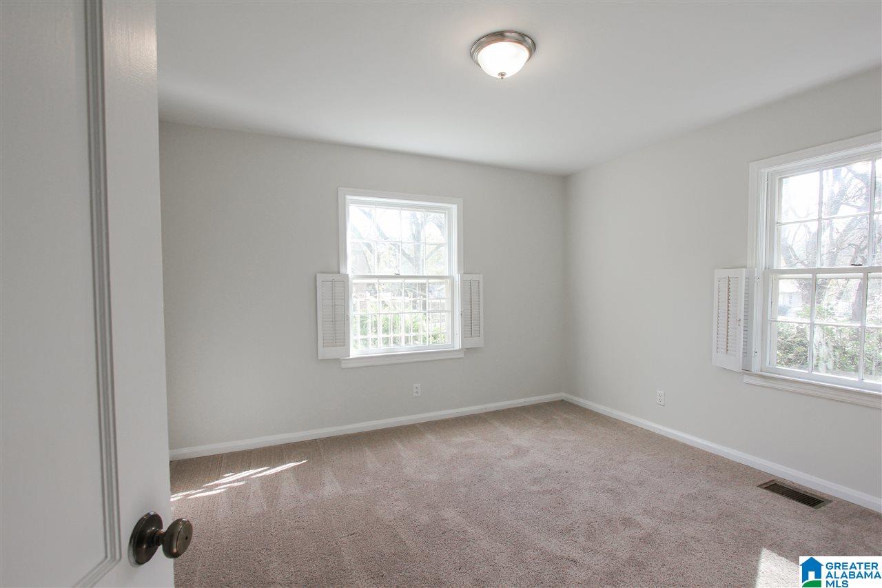 736 Martinwood Road Birmingham, AL 35235 - Photo 9 of 18