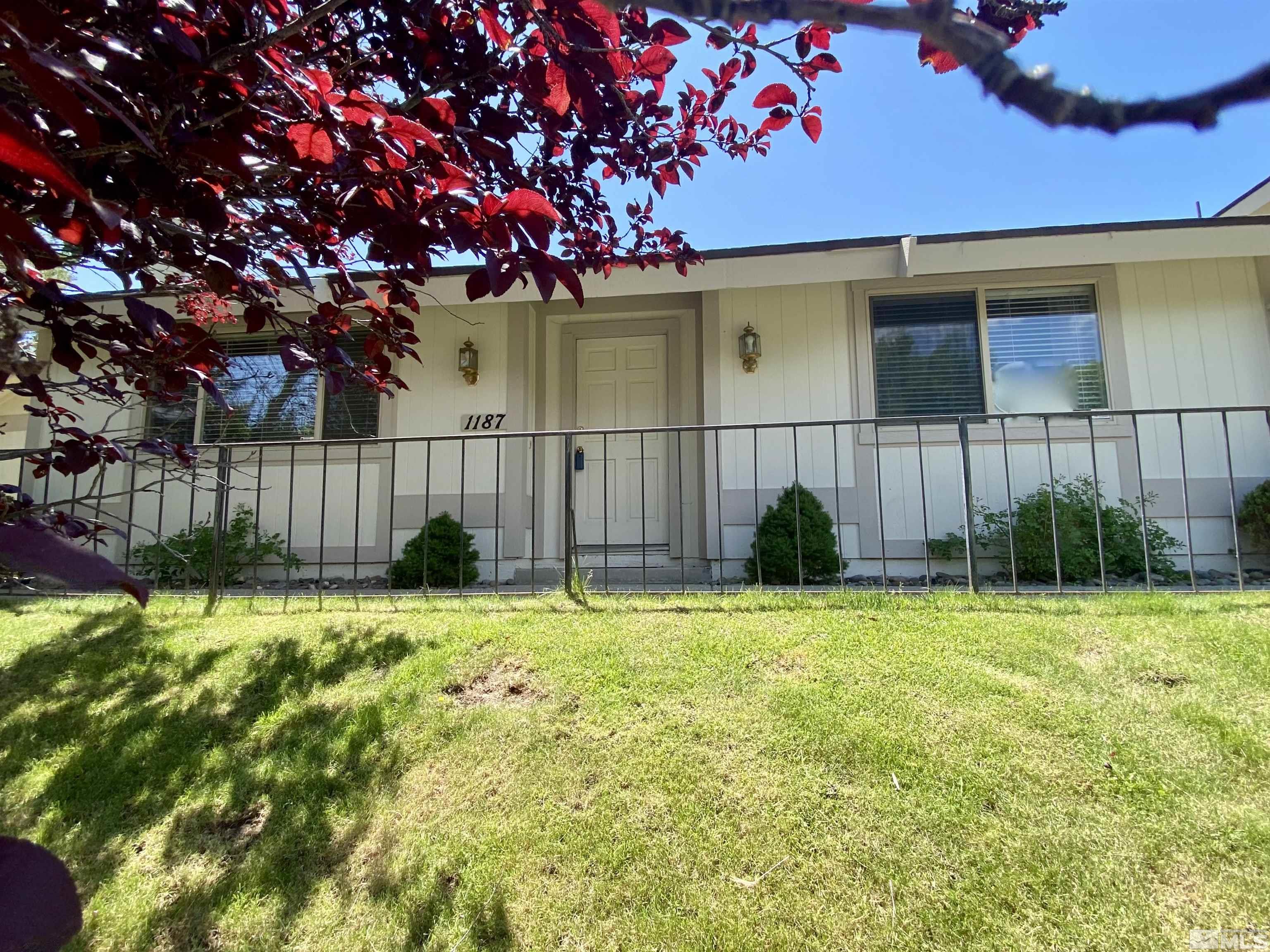 1187 Wagon Wheel Circle Reno, NV 89503 - Photo 2 of 29 a view of a backyard