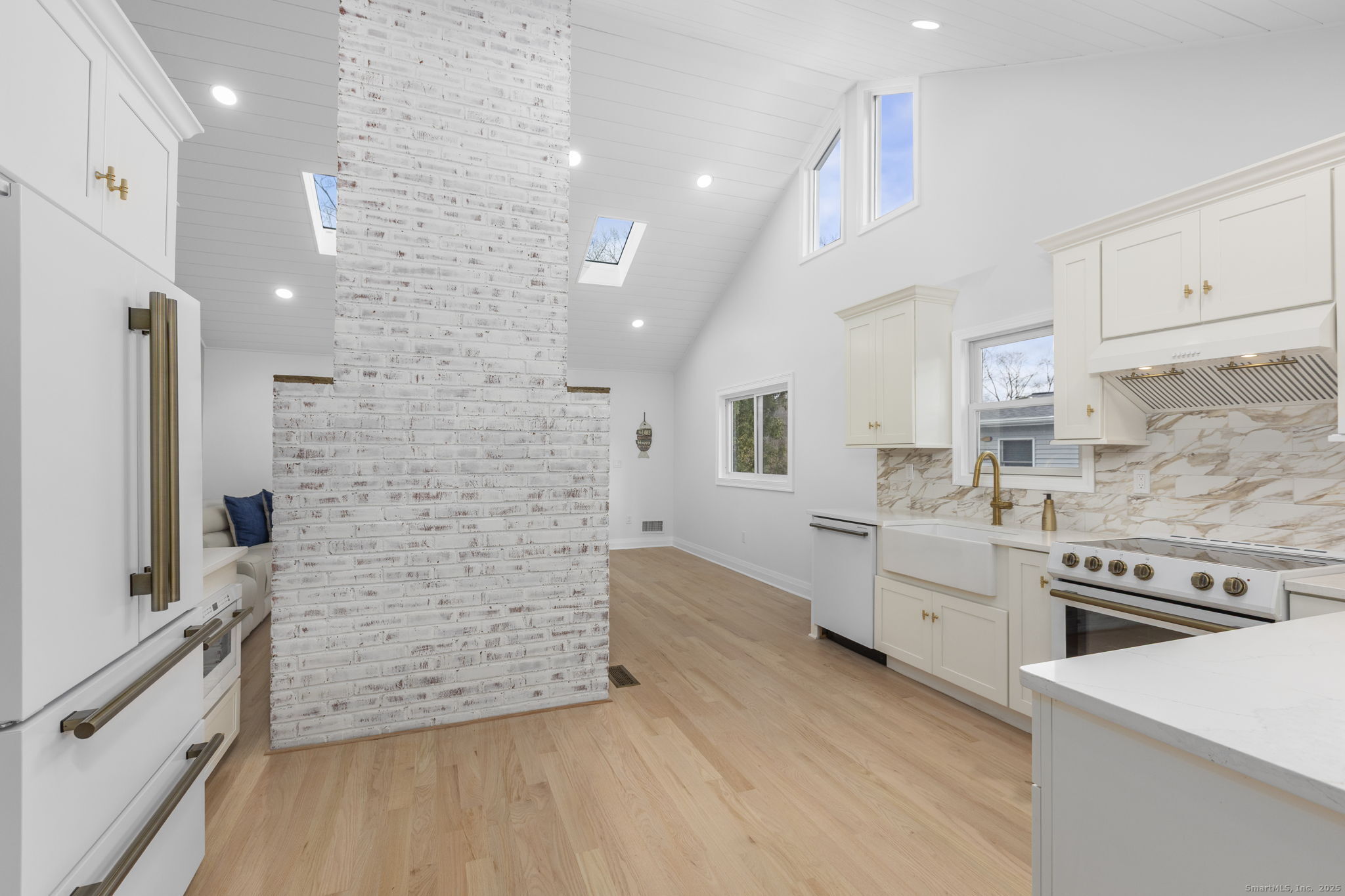 128 Ball Pond Road New Fairfield, CT 06812 - Photo 9 of 40