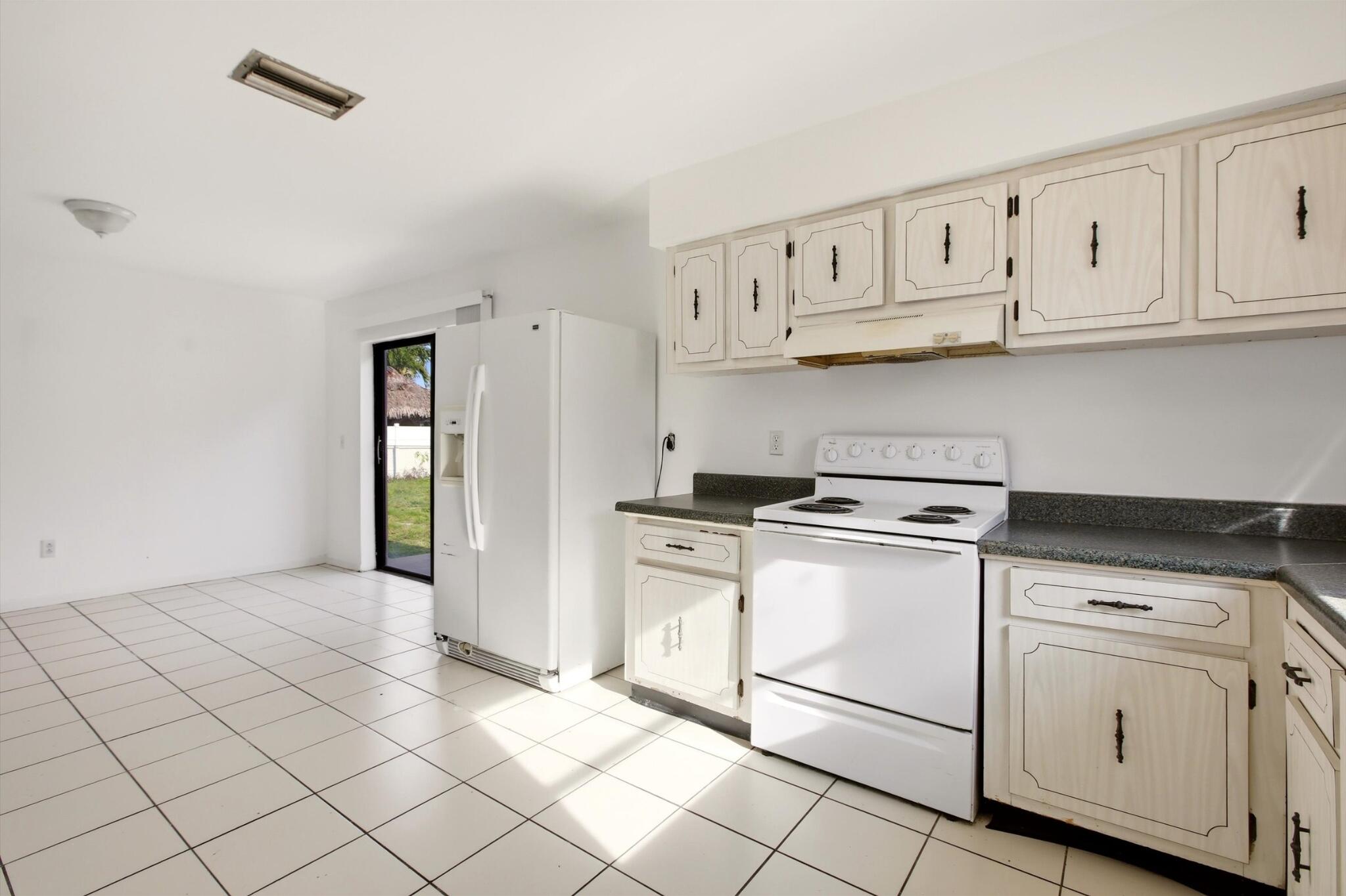 10894 Granite Street Boca Raton, FL 33428 - Photo 11 of 27 11