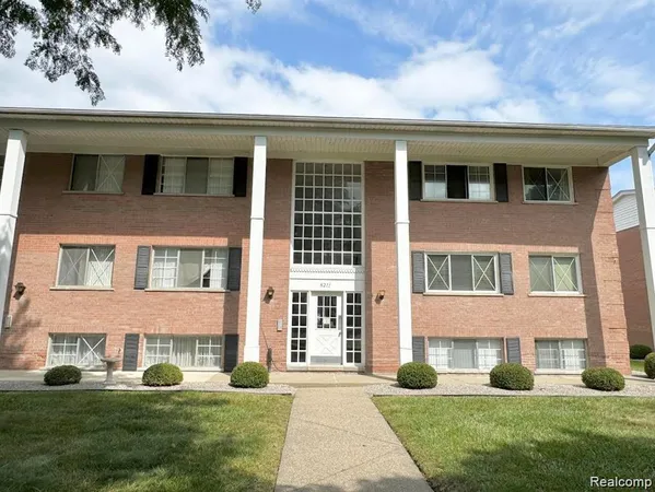 $87,500 | 8211 Denwood Drive, Unit 6, Sterling Heights, MI 48312