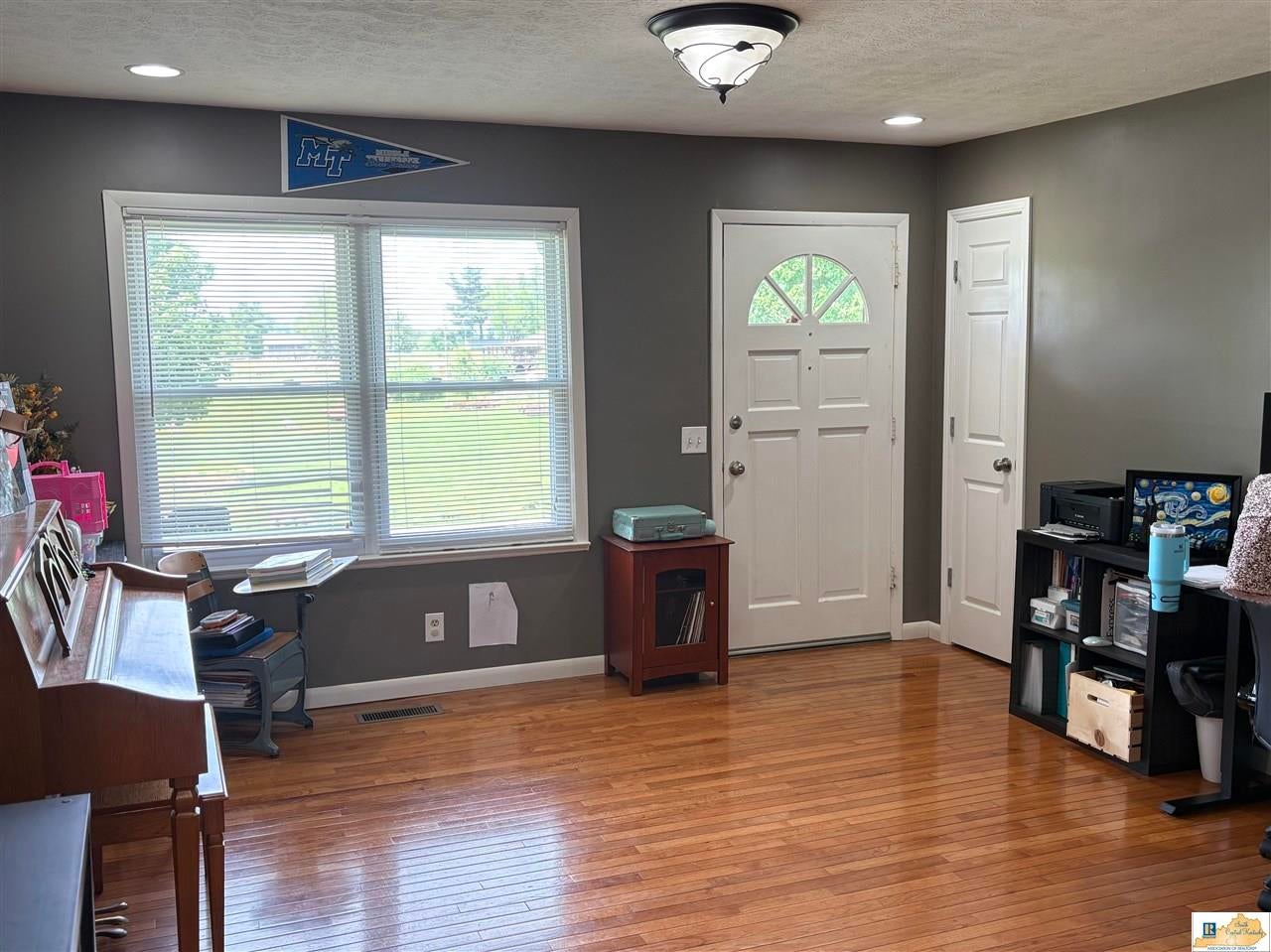 69 Lecta Spur Road Glasgow, KY 42141 - Photo 3 of 32 Gallery Image 3