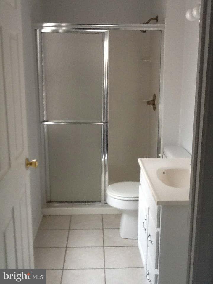 8223 Philadelphia Road Baltimore, MD 21237 - Photo 13 of 30 Bath