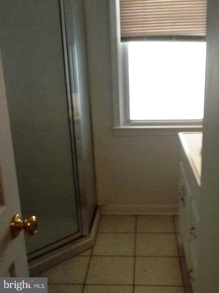 8223 Philadelphia Road Baltimore, MD 21237 - Photo 4 of 30 Bath