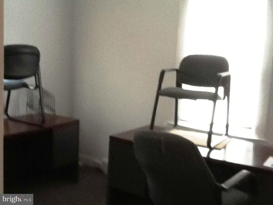 8223 Philadelphia Road Baltimore, MD 21237 - Photo 5 of 30 Living Room