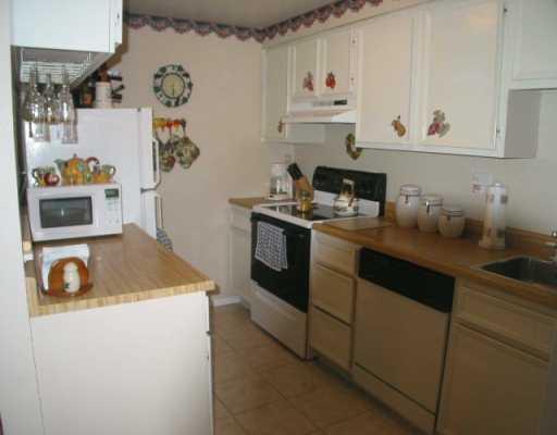 2467 Brook Ledge Road, Unit B22 Bridgeville, PA 15017 - Photo 2 of 7 Kitchen.