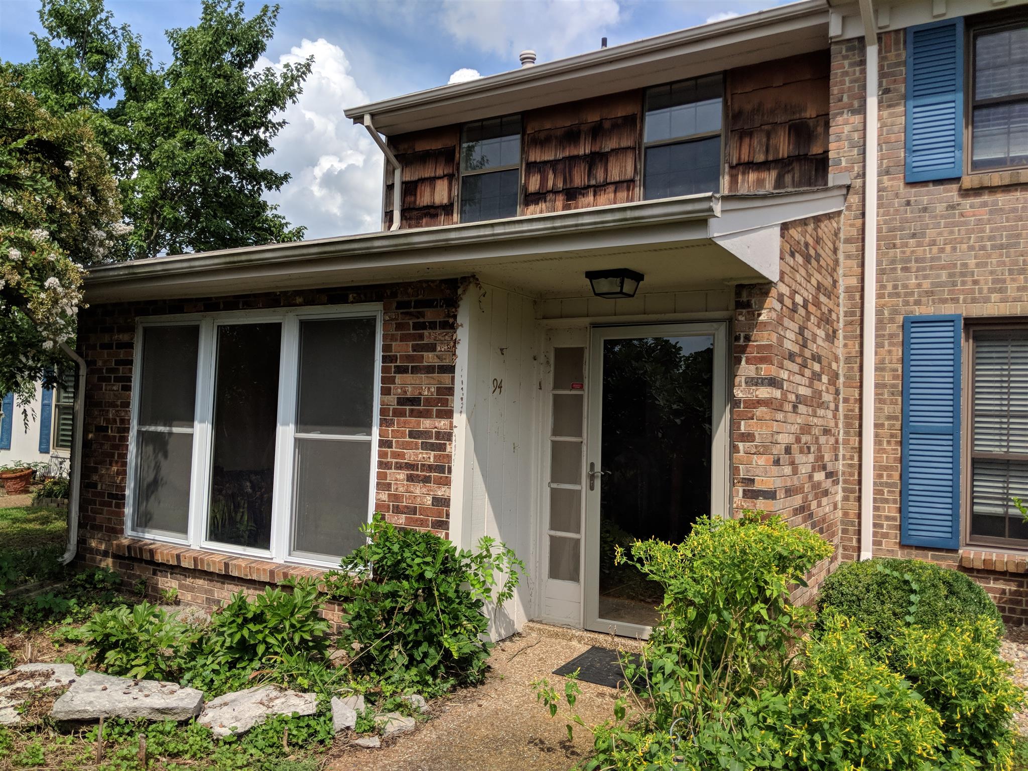 P94 unit at Harbour Town, real hardwoods on 1st and 2nd floor. Granite in kitchen