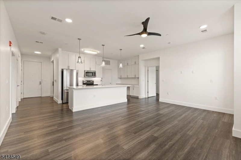 450 Springfield Avenue, Unit 203 Berkeley Heights, NJ 07922 - Photo 2 of 27