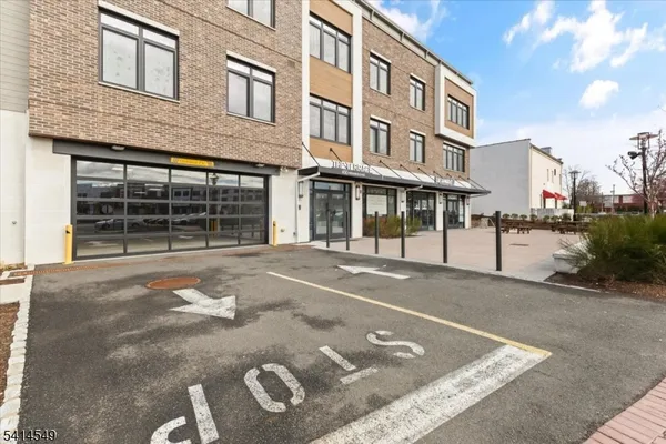 $4,400 | 450 Springfield Avenue, Unit 203, Berkeley Heights, NJ 07922