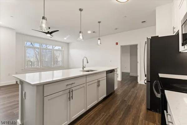 $4,400 | 450 Springfield Avenue, Unit 203, Berkeley Heights, NJ 07922