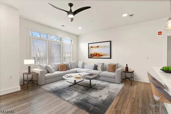 $4,400 | 450 Springfield Avenue, Unit 203, Berkeley Heights, NJ 07922