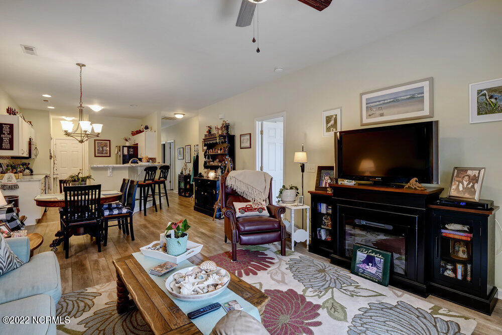 844 Ruffin Street Wilmington, NC 28412 - Photo 9 of 31 Living Room