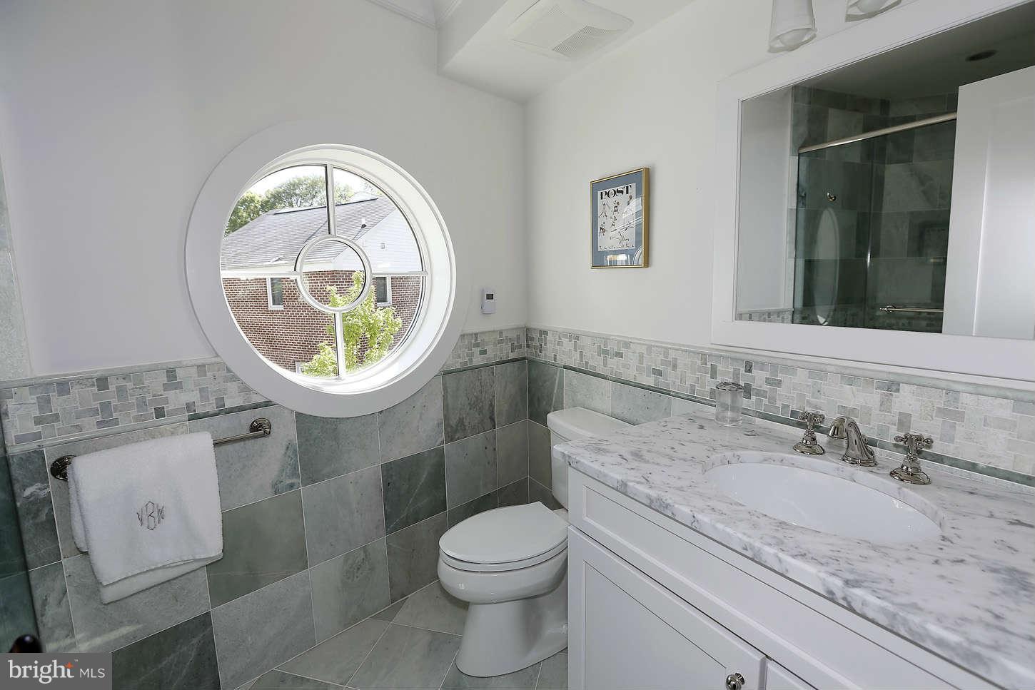 7100 Clarden Road Bethesda, MD 20814 - Photo 17 of 24 Bath
