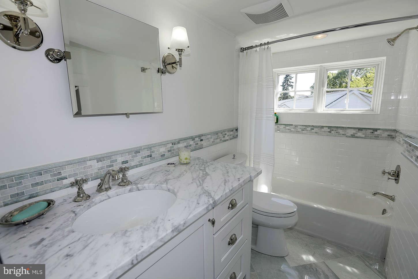 7100 Clarden Road Bethesda, MD 20814 - Photo 19 of 24 Bath