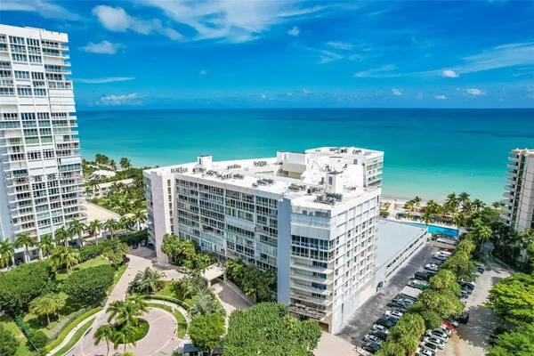 $8,600 | 600 Grapetree Drive, Unit 4DS, Key Biscayne, FL 33149