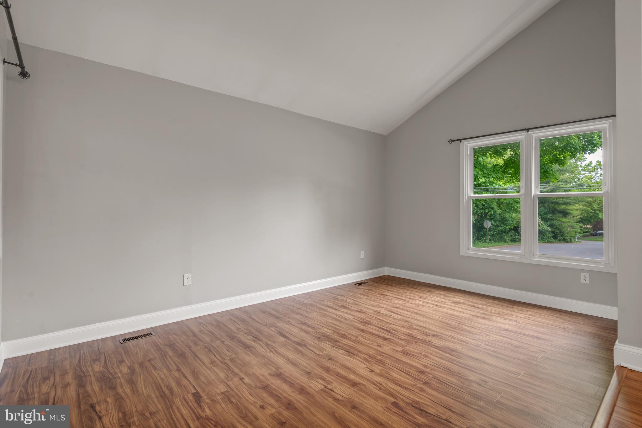 2847 Nolt Road Lancaster, PA 17601 - Photo 8 of 40 Living Room