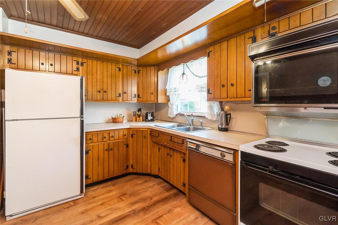 2946 Avon Road Bethlehem, PA 18017 - Photo 13 of 37 Gallery Image 13