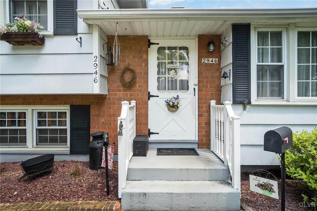 2946 Avon Road Bethlehem, PA 18017 - Photo 4 of 37 Gallery Image 4