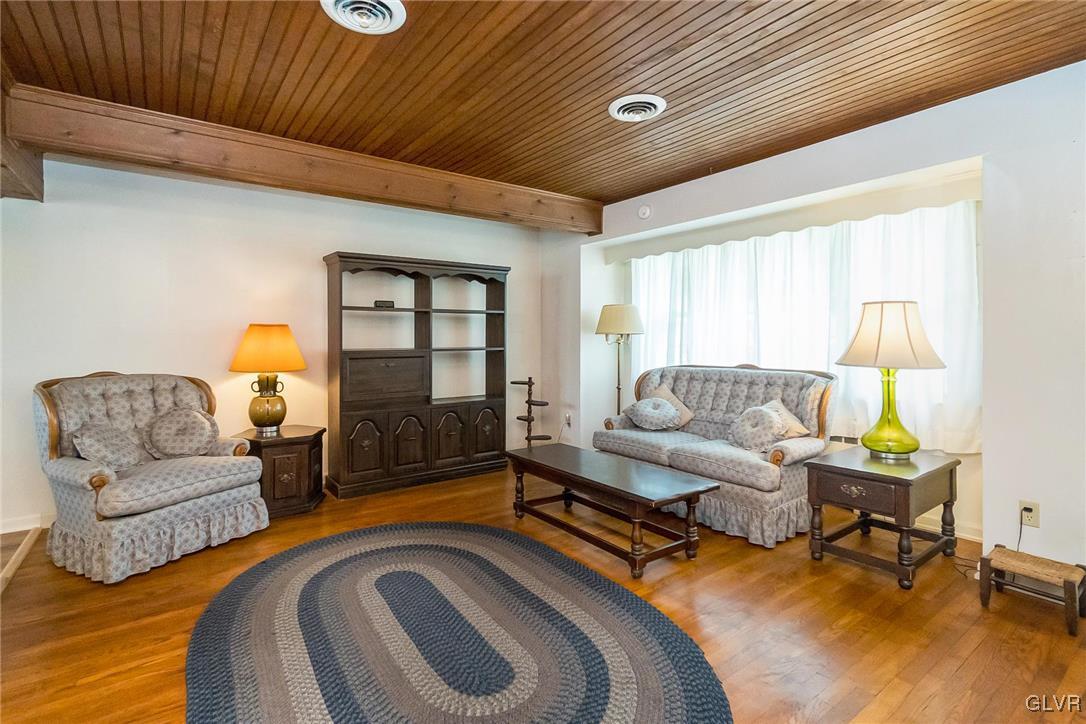 2946 Avon Road Bethlehem, PA 18017 - Photo 8 of 37 Gallery Image 8