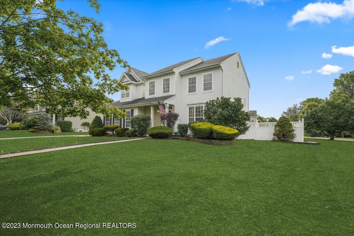 1 Chiswick Drive Jackson, NJ 08527 - Photo 3 of 48 a house view with a garden space
