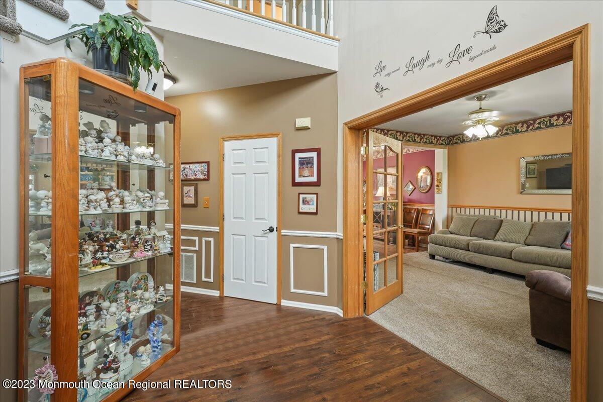 1 Chiswick Drive Jackson, NJ 08527 - Photo 4 of 48 a living room with furniture and a large window