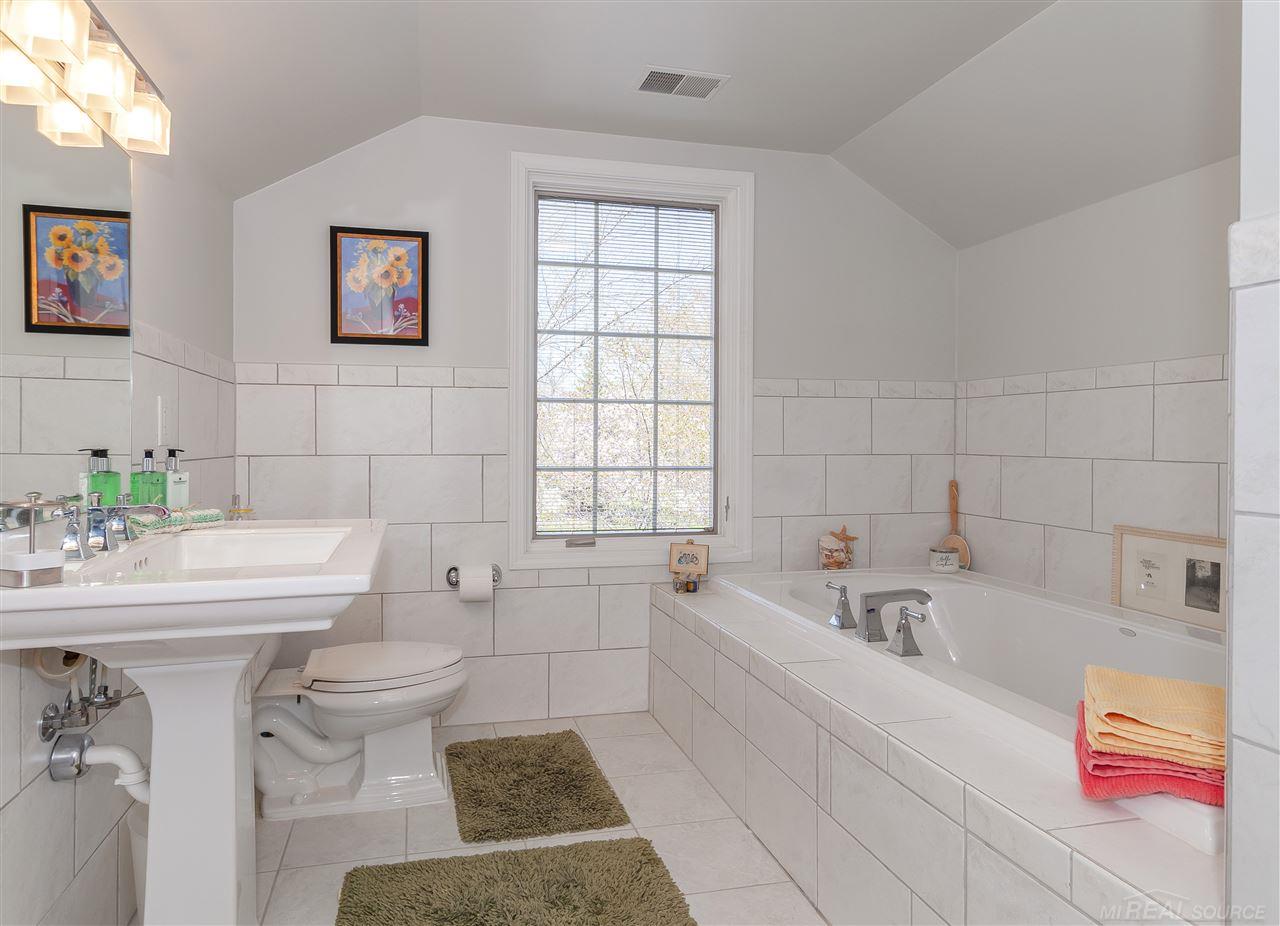 1415 South Renaud Road Grosse Pointe, MI 48236 - Photo 36 of 65 31386500-35.JPG