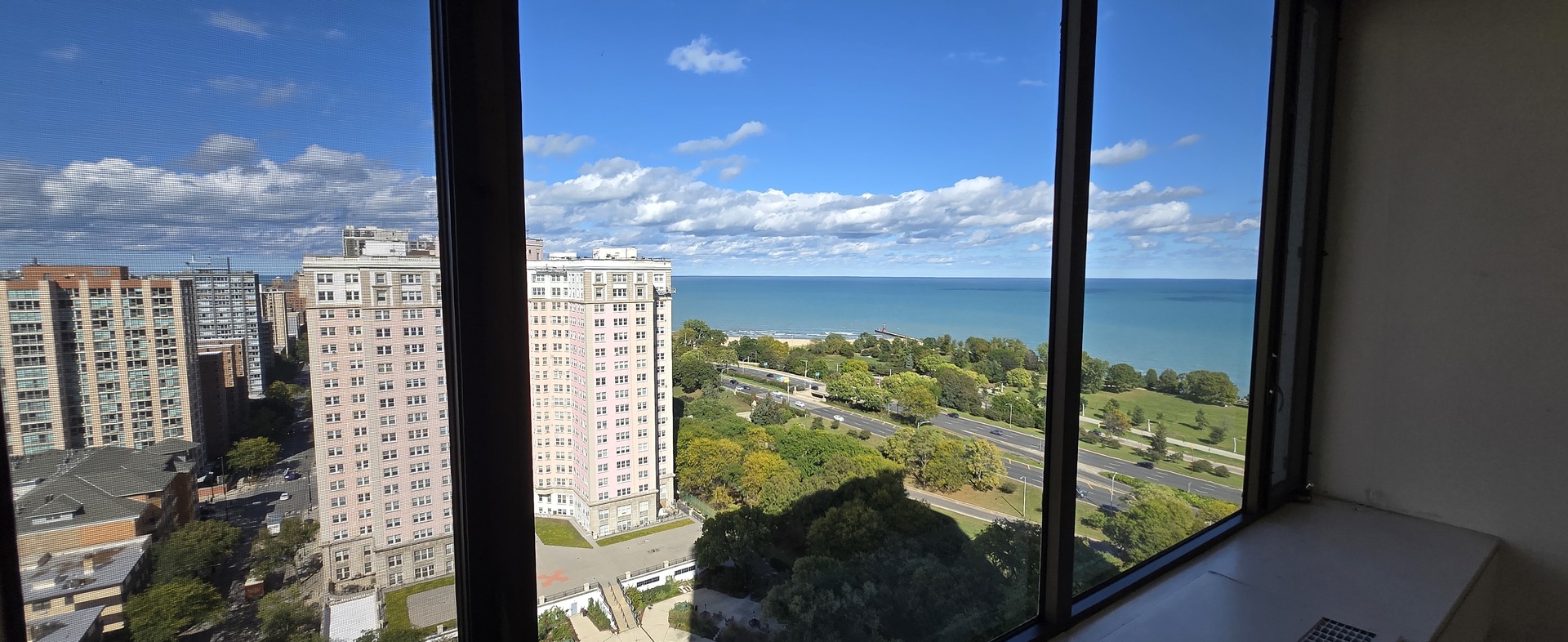 5455 North Sheridan Road, Unit 2415 Chicago, IL 60640 - Photo 7 of 17 Gallery Image 7