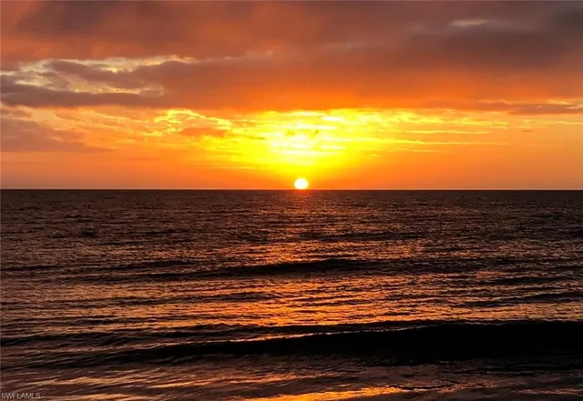 $8,900 | 1910 Gulf Shore Boulevard North, Unit 112, Naples, FL 34102