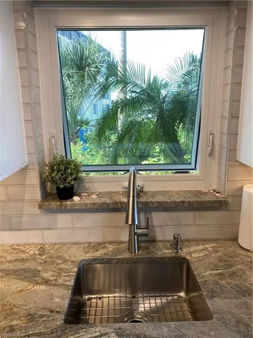 $8,900 | 1910 Gulf Shore Boulevard North, Unit 112, Naples, FL 34102