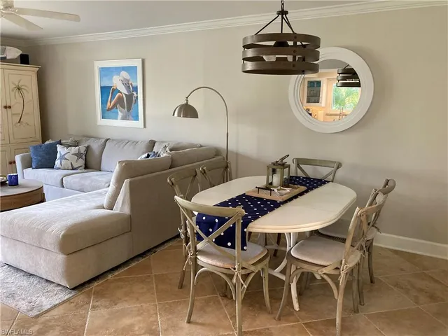 $8,900 | 1910 Gulf Shore Boulevard North, Unit 112, Naples, FL 34102