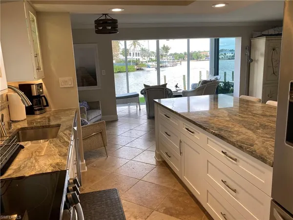 $4,250 | 1910 Gulf Shore Boulevard North, Unit 112, Naples, FL 34102