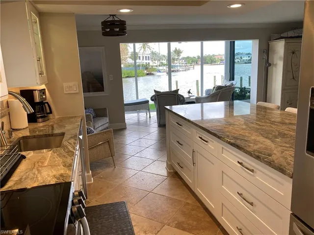 $8,900 | 1910 Gulf Shore Boulevard North, Unit 112, Naples, FL 34102