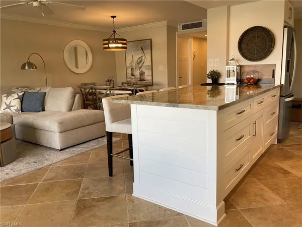 $4,250 | 1910 Gulf Shore Boulevard North, Unit 112, Naples, FL 34102