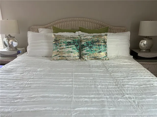 $8,900 | 1910 Gulf Shore Boulevard North, Unit 112, Naples, FL 34102