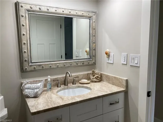 $8,900 | 1910 Gulf Shore Boulevard North, Unit 112, Naples, FL 34102