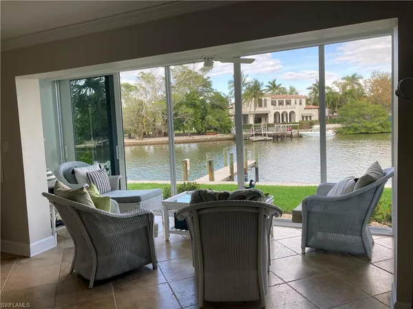 $4,250 | 1910 Gulf Shore Boulevard North, Unit 112, Naples, FL 34102