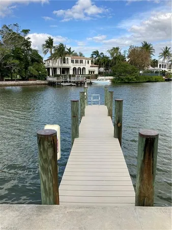 $4,250 | 1910 Gulf Shore Boulevard North, Unit 112, Naples, FL 34102