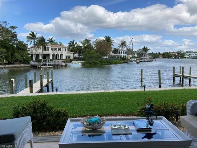 $8,900 | 1910 Gulf Shore Boulevard North, Unit 112, Naples, FL 34102