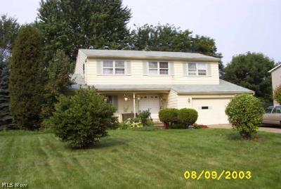 182 Pheasant Run Road Southeast Warren, OH 44484 - Photo 1 of 1 Attractive Colonial Design. Nice yard with trees out back. Attached Garage keeps you out of the weather from car to house.