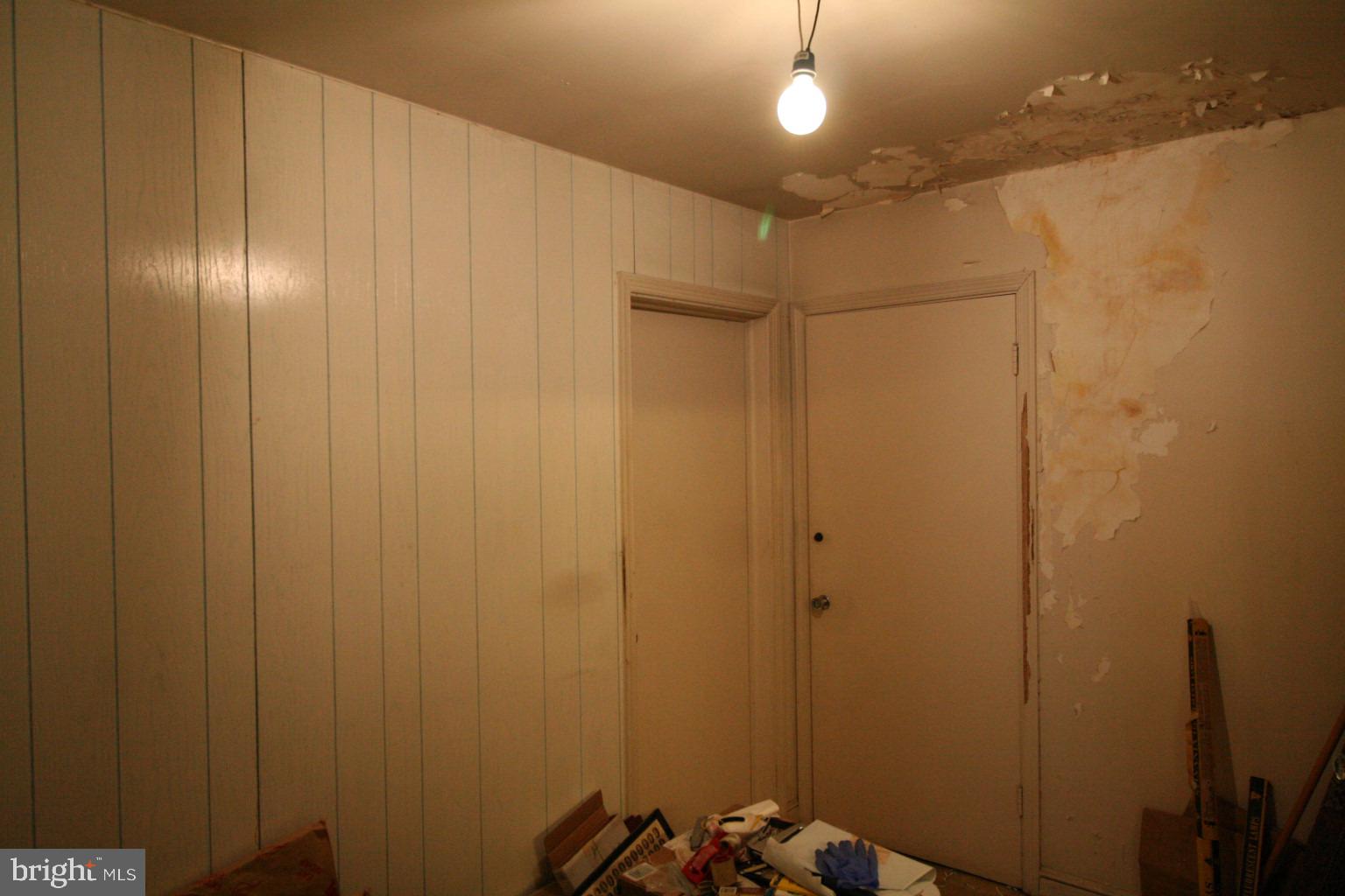 6510 16th Street Northwest Washington, DC 20012 - Photo 21 of 32 a bathroom with a shower