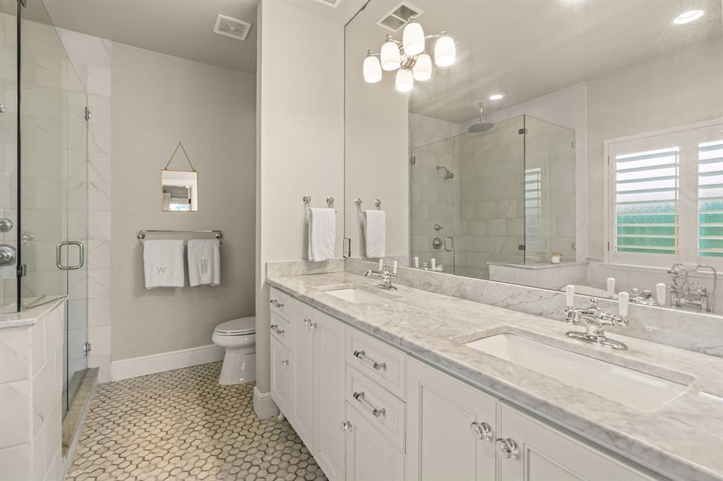 809 Edgefield Road Fort Worth, TX 76107 - Photo 23 of 32